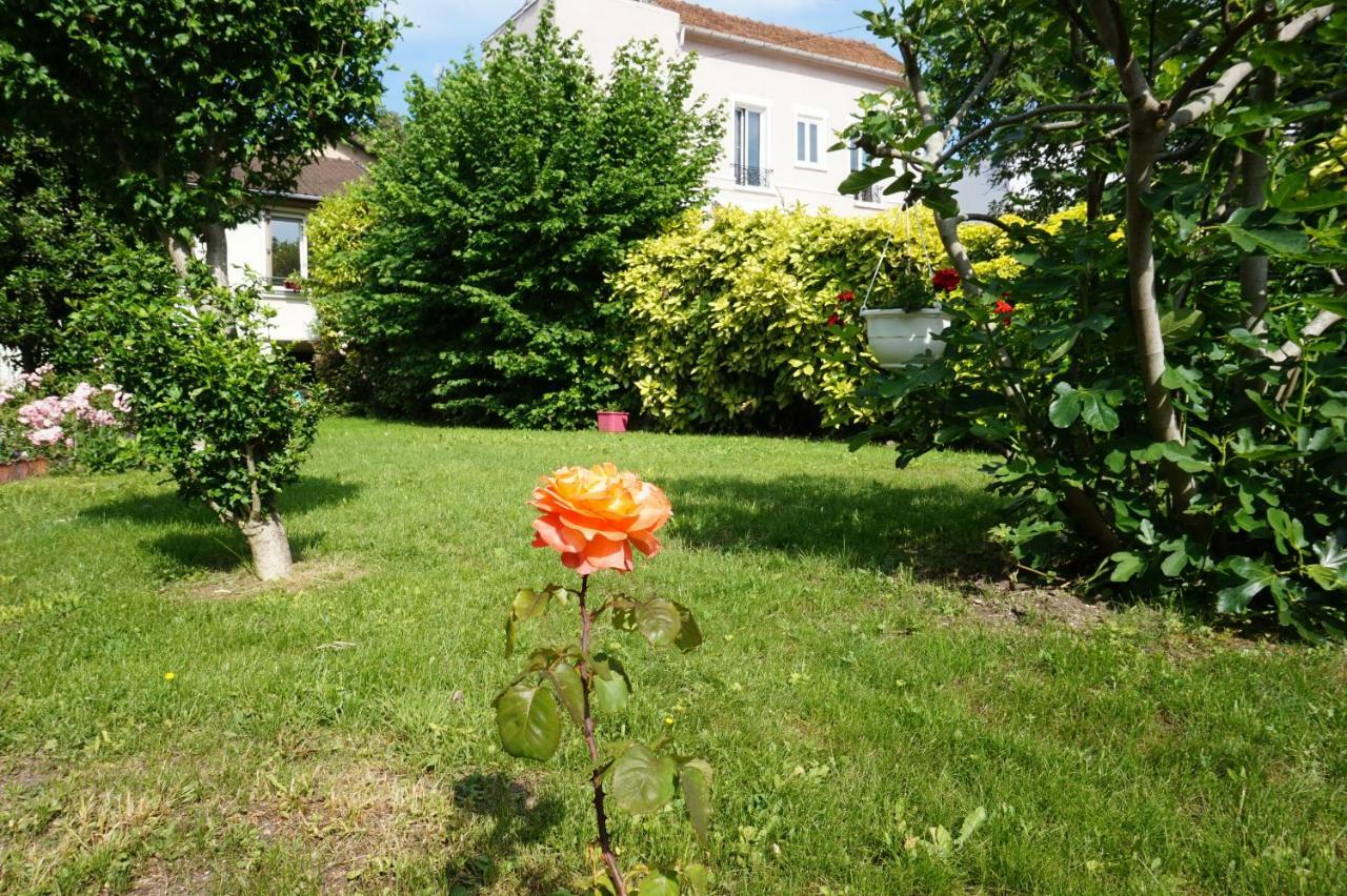 Une Chambre A Neuilly Guest House Exteriér fotografie