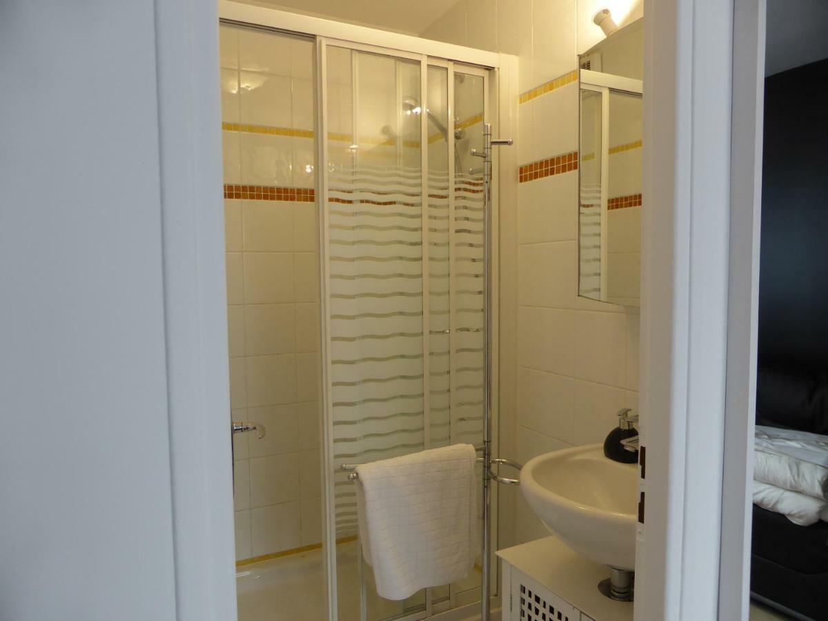 Une Chambre A Neuilly Guest House Exteriér fotografie